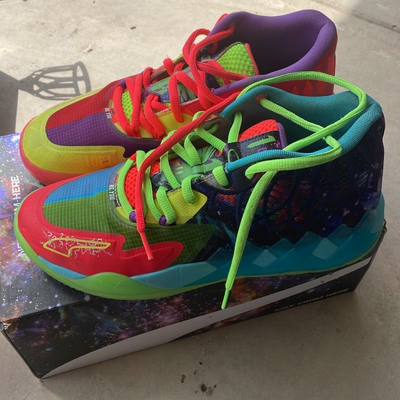 Barely worn - Picture 2 of 3